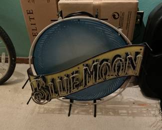 Blue Moon neon sign