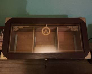 Cigar humidor Display cabinet