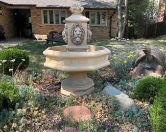 Cement turtle - Water fountain