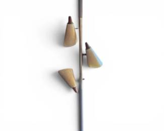 Floor to ceiling lamp
