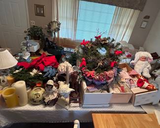 Candles, Collectable dolls in original boxes, wreathes, home decor