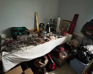 Professional Contractor Tools, Harley Helmets, Dirtbike Helmet, Dirtbike Riding Gear, Artwork, Disc Golf Bags and Many Discs
