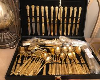 Gold plated silverware set