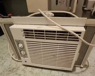 GE Window Air Conditioner Unit