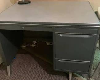General Fireproofing Co. Mode Maker Metal Tanker Desk
