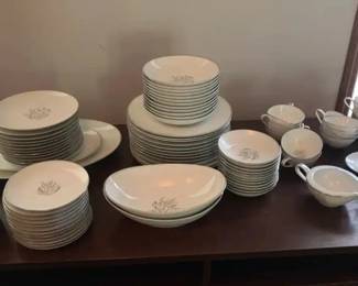 Noritake Taryn Pattern China Set