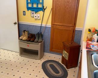 Vintage and modern decor. Farmhouse, country, cottage core.