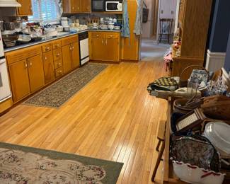 Vintage and modern decor. Farmhouse, country, cottage core.