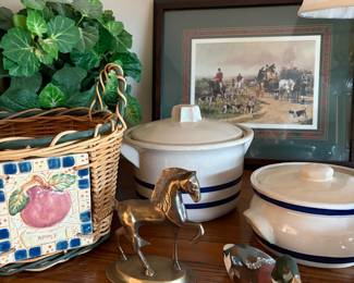 Vintage and modern decor. Farmhouse, country, cottage core.