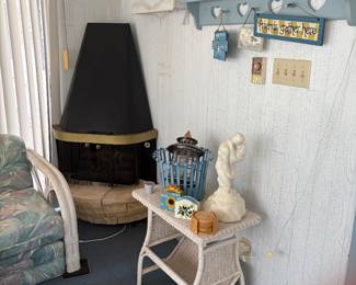 Vintage and modern decor. Farmhouse, country, cottage core.