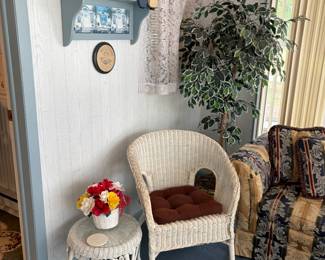 Vintage and modern decor. Farmhouse, country, cottage core.
