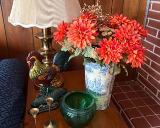 Vintage and modern decor. Farmhouse, country, cottage core.