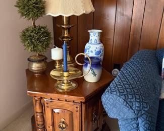 Vintage and modern decor. Farmhouse, country, cottage core.