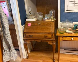 Vintage and modern decor. Farmhouse, country, cottage core.