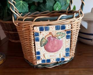 Vintage and modern decor. Farmhouse, country, cottage core.