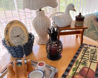 Vintage and modern decor. Farmhouse, country, cottage core.