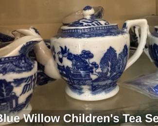 Blue Willow Childrens Tea Set