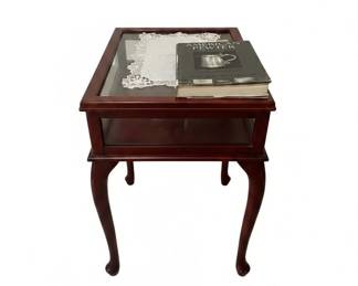 Vintage Bombay Company Queen Anne Display End Table
