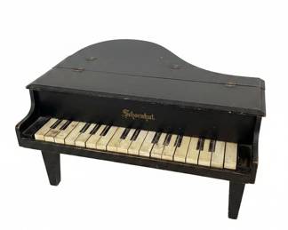 Schoenhut Baby Grand Toy Piano