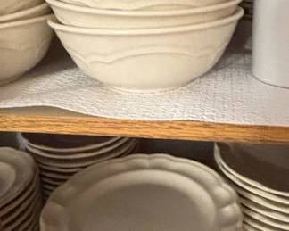 Pfaltzgraff Yorktowne Stoneware Dinnerware Set second image