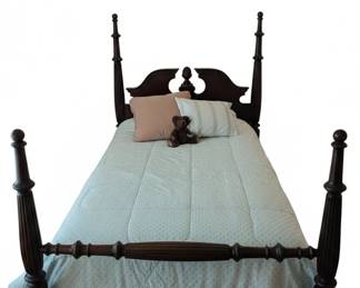 Antique Mahogany Pineapple Post FourPoster Bed Frame