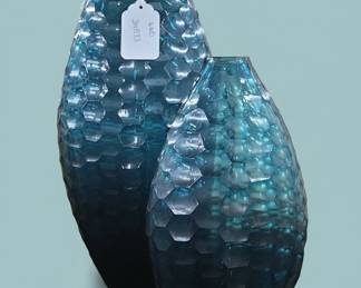 Teal Hexagonal Faceted Glass Vase Set second image