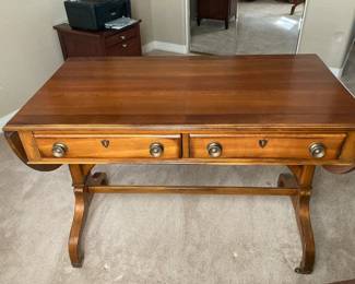 Hekman drop Leaf Desk