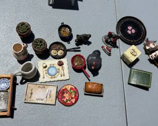 Vintage Dollhouse miniatures