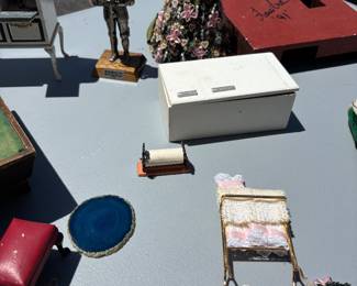 Vintage Dollhouse miniatures