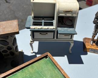 Vintage Dollhouse miniatures