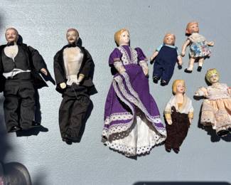Dollhouse porcelain dolls