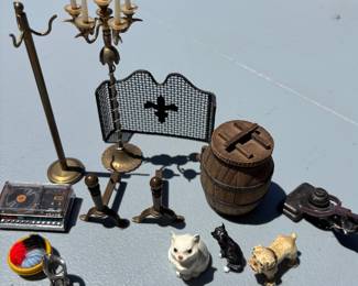 Vintage Dollhouse miniatures
