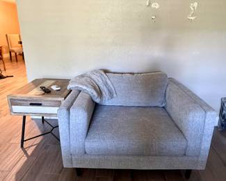 Oversized Chair and End Table 