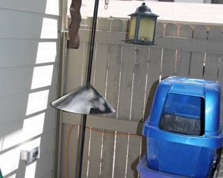 Fun Birdfeeder Stand and Birdfeeders