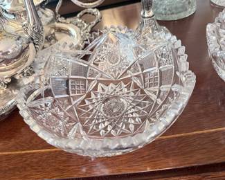 ANTIQUE AMERICAN BRILLIANT PERIOD CRYSTAL CUT GLASS - 8" BOWL