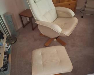  Chairworks  200