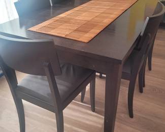 Table 6 chairs 1 leaf very clean 150 set