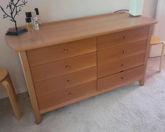 Dresser 125