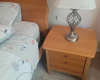 Nightstand 40