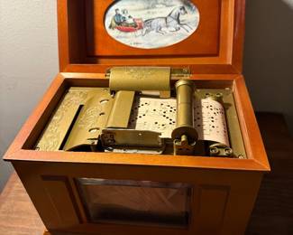 Mr Christmas music box