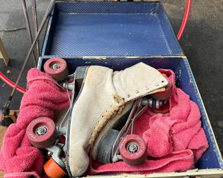 Vtg roller skates 