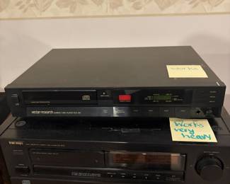 Onkyo Grand Integra DX-G10 compact disc player