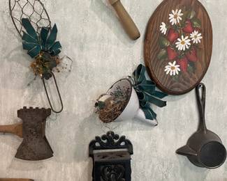 vintage kitchen gadgets and decor