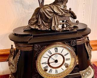 Antique running Ansonia "Pompeii" Mantle/Shelf clock with topper