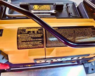 Nice Clean Quality Dewalt DW 733 Planer + Shop Fox Stand 675