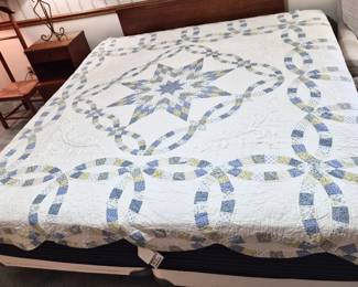 Antique wedding ring quilt