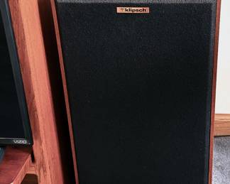 BEAUTIFUL pair of Klipsch KG4 Speakers, sound as good as they look