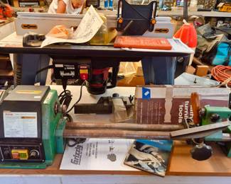 Grizzly wood lathe