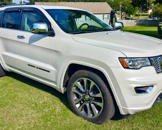 1 OWNER 2017 Jeep Grand Cherokee Overland in Excellent Clean condition