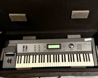 Very Clean Kurzweil K 2000, Keyboard in original pro case